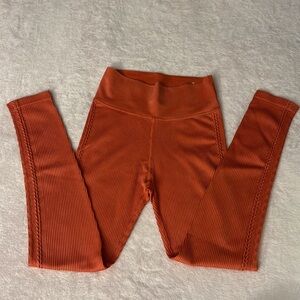 NWOT Offline by Aerie Seamless Cable High Waisted Leggings - Size Medium